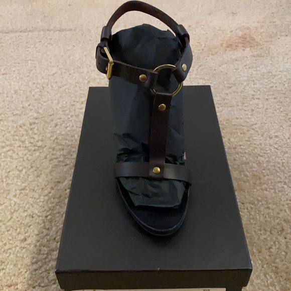 VINTAGE NEW GUCCI BNIB “KYLIE” DK BROWN LEATHER STILETTOS w/GOLD HEELS SZ 36 (6) - Picture 3 of 16